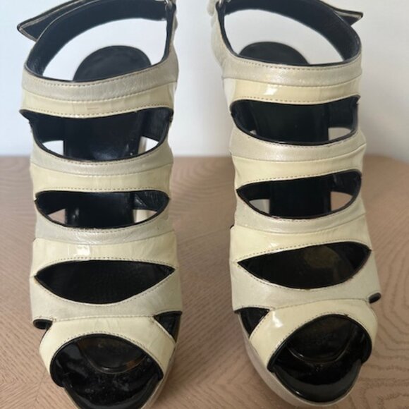 Pierre Hardy Chunky Heel Sandals, Cream, Leather & Patent Leather Size 38 - Picture 2 of 12